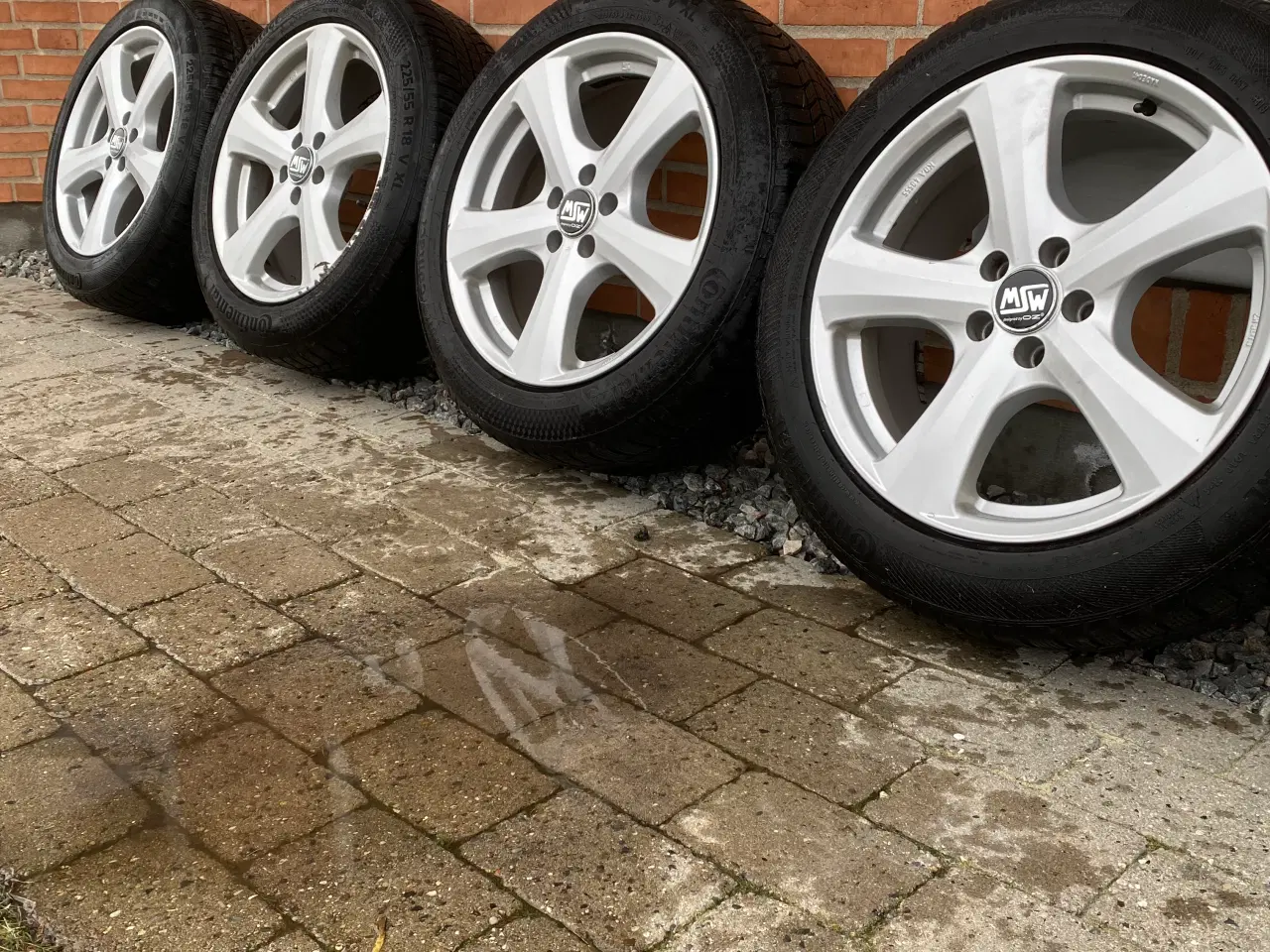 Billede 1 - Alufælge m. vinterdæk, siddet på Opel Grandland X 