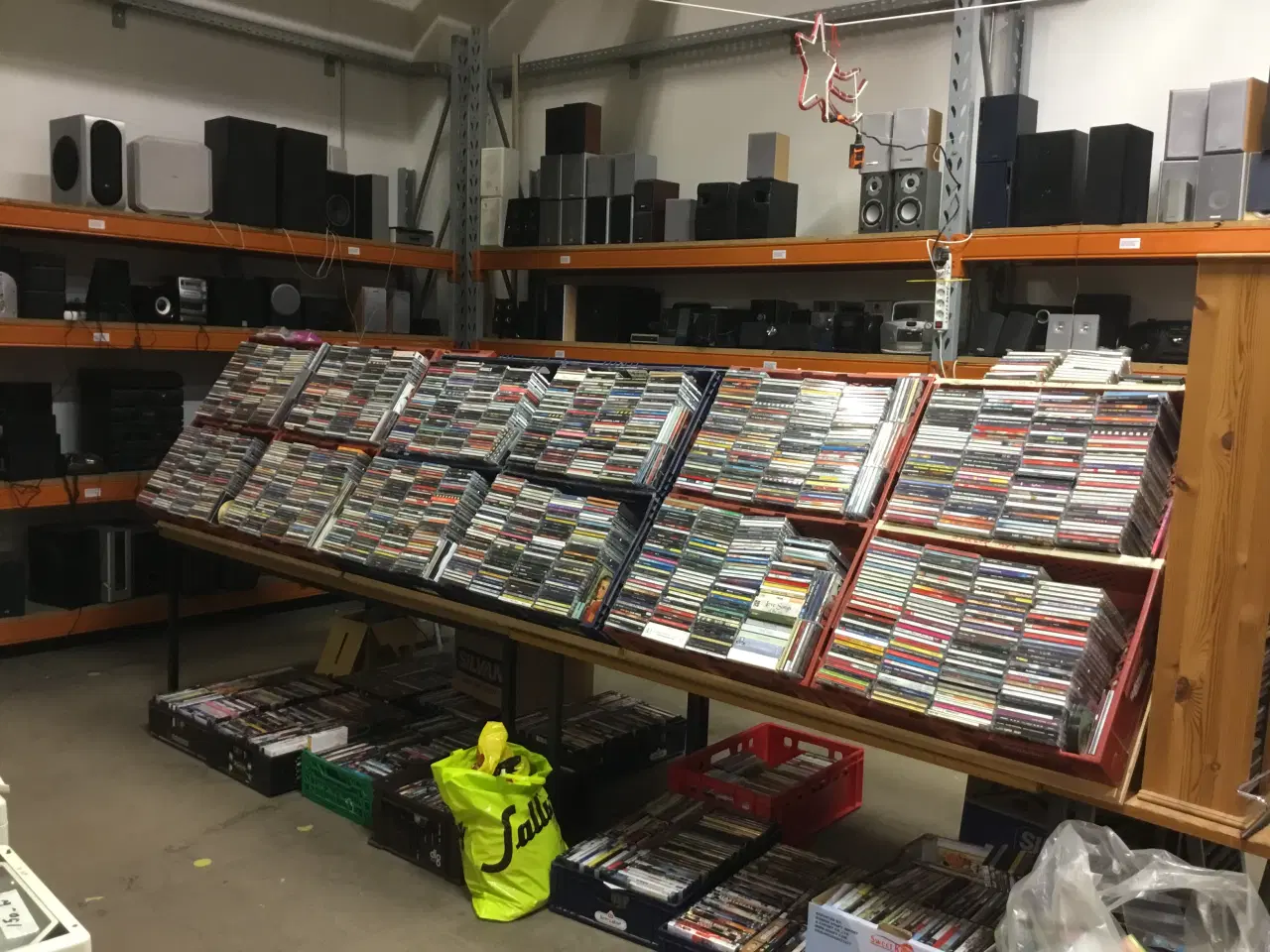 Billede 4 - LOPPEMARKED i Loppehuset 8270