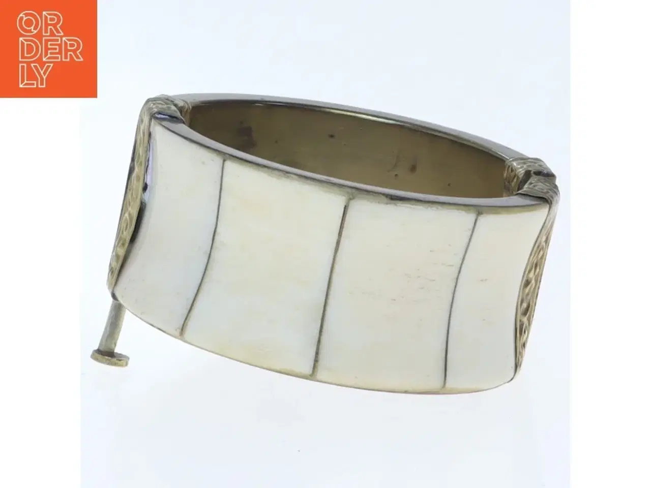 Billede 2 - Armbånd i ben og metal (str. Ø 5 komma 9 cm)