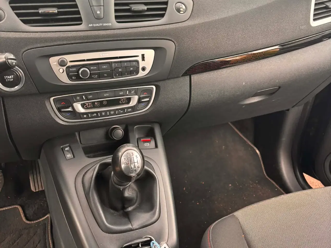 Billede 8 - Fin stor bil med god plads 