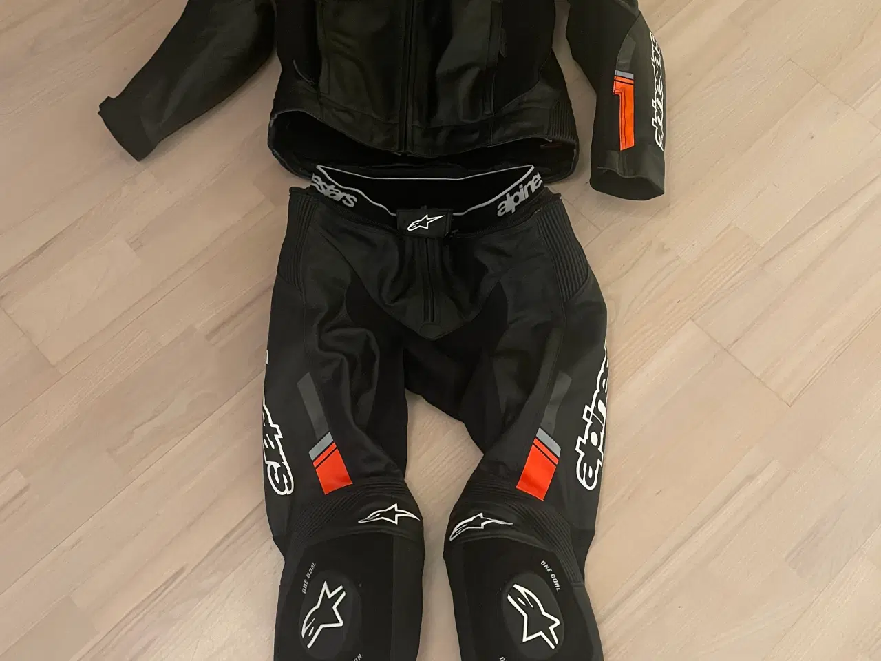 Billede 3 - Alpinestars læderdragt 2 delt 