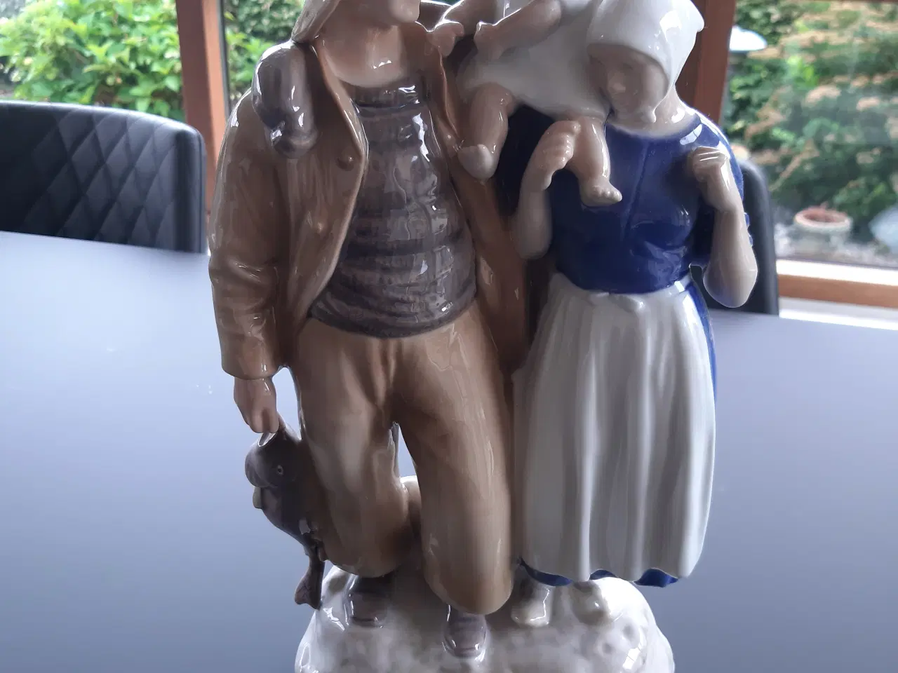 Billede 3 - B&G Figur Nr 2025 Fiskerfamilie 