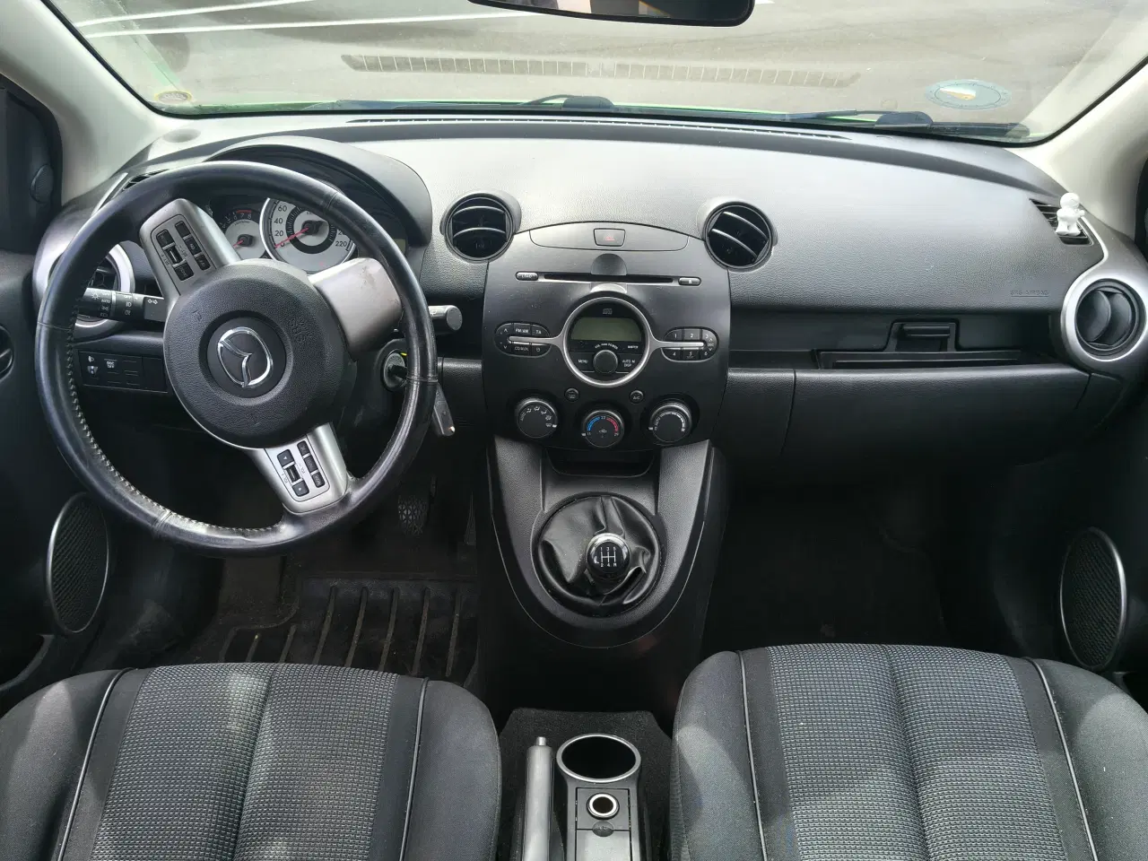Billede 7 - MAZDA 2 1,5 sport skal til omsyn bagbro skiftes
