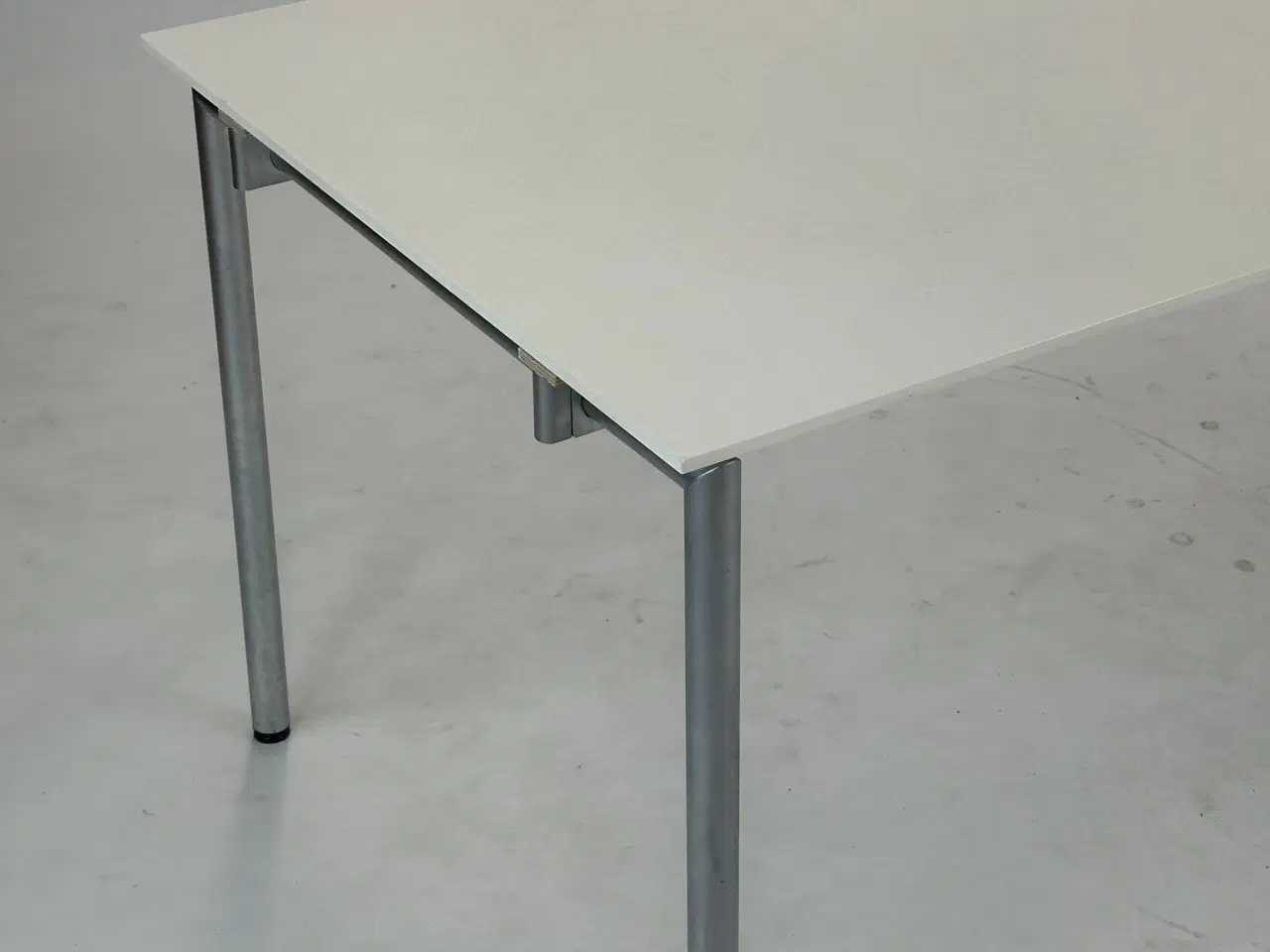 Billede 3 - Foldbart Bord