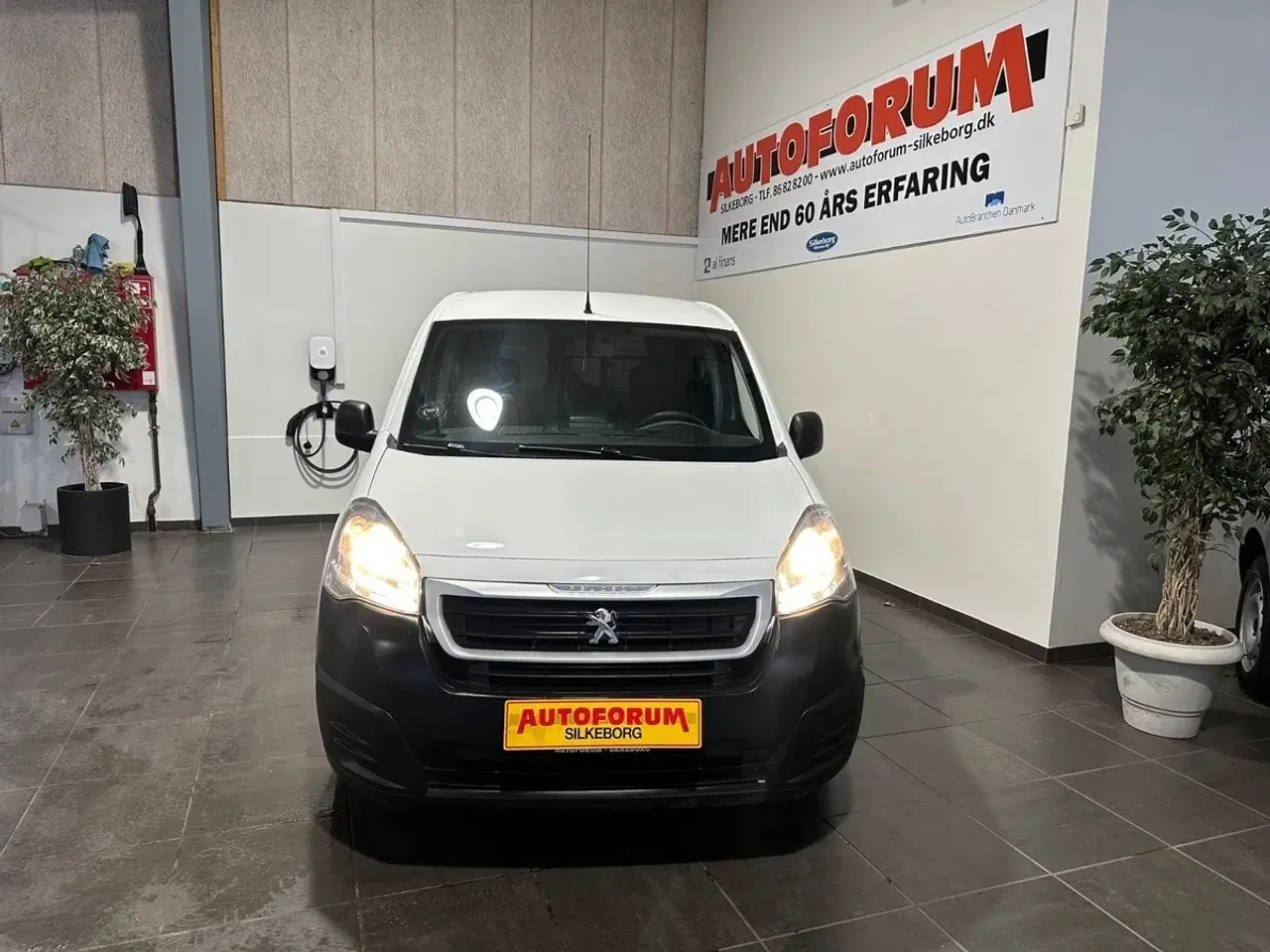 Billede 2 - Peugeot Partner 1,6 BlueHDi 100 L2 ESG Flex Van