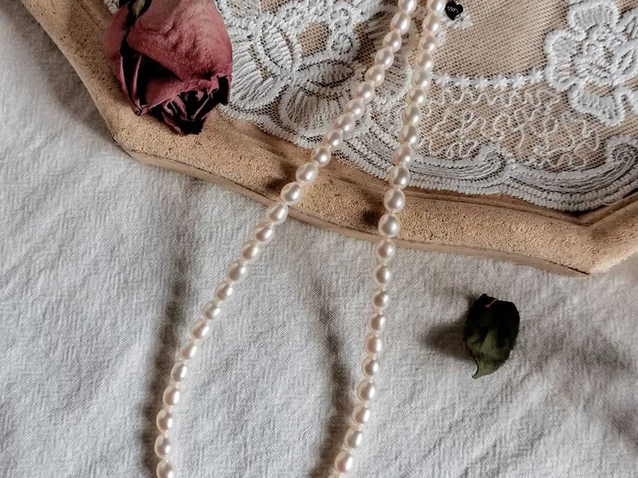 Billede 1 - Sølv ferskvandsperlehalskæde med moissanitvedhæng