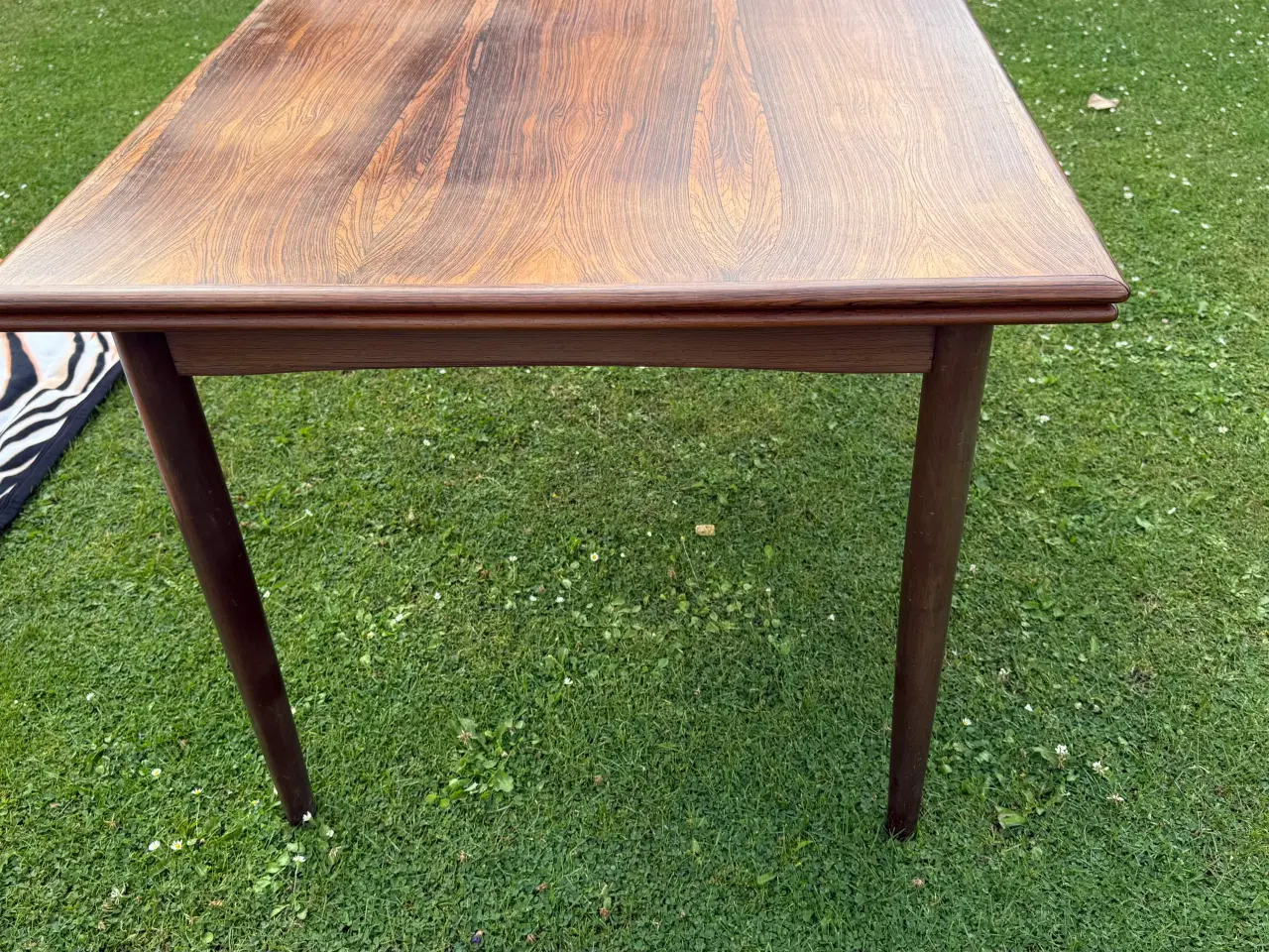 Billede 2 - 🌟 Retro Palisander Spisebord med Hollandsk Udtræk