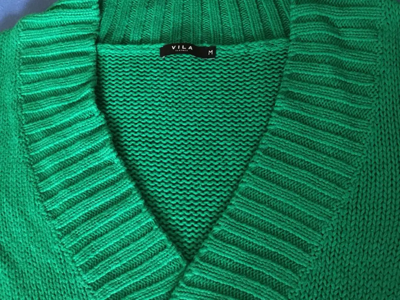 Billede 2 - Lækker grøn sweater til salg