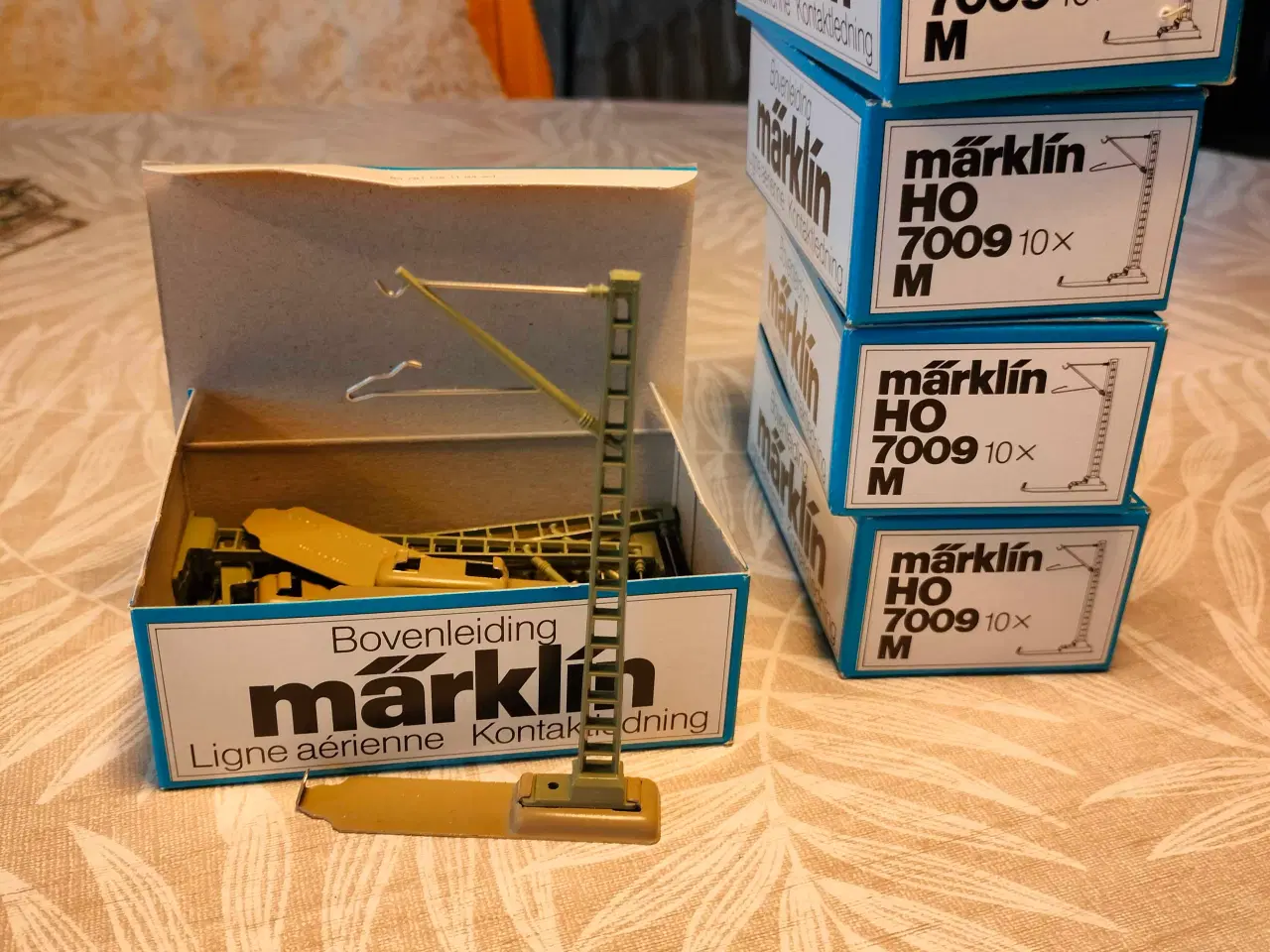 Billede 1 - Märklin Køreledningsmaster 10stk 7009 i orgi