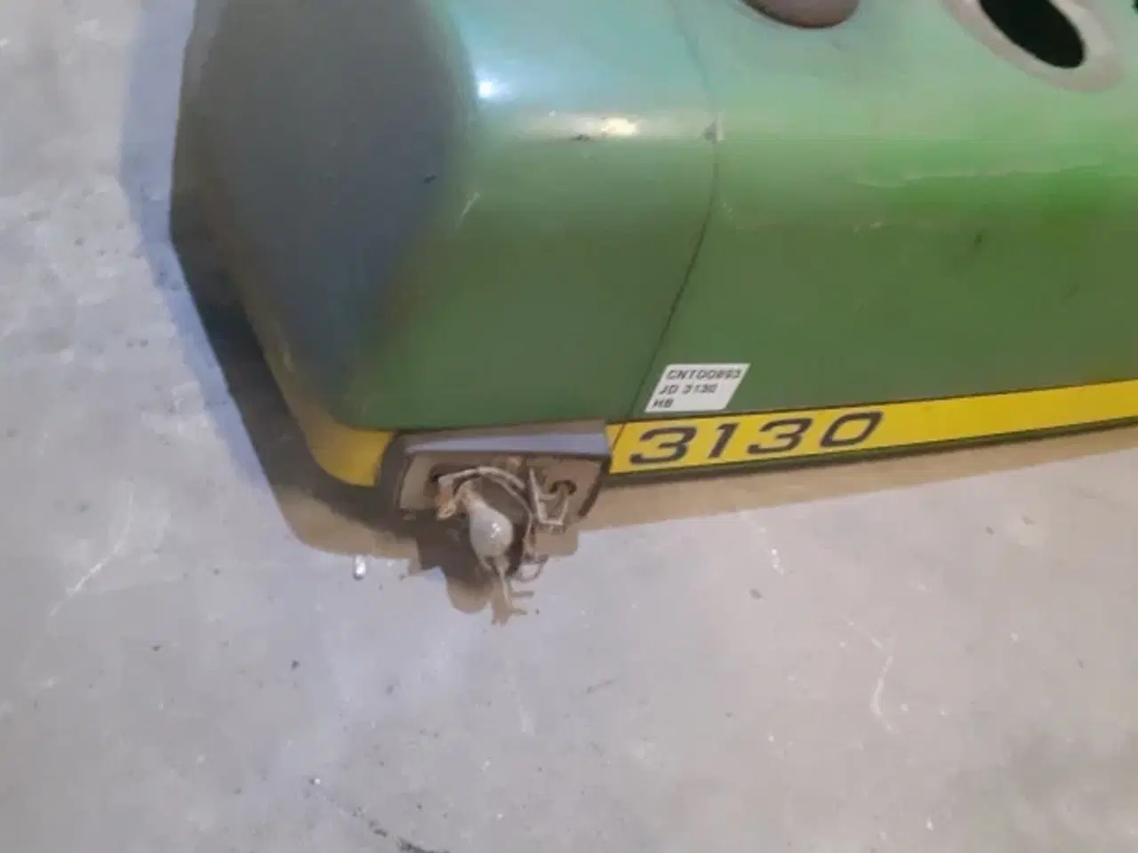 Billede 10 - John Deere 3130 Motorhjelm AR72890