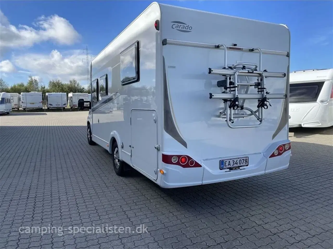 Billede 3 - 2019 - Carado T 449 Aut.   Rigtig fin Autocamper - Carado T 449 Aut. fra 2019 kan opleves hos Camping-Specialisten i Silkeborg - Hæve/sænkeseng og Queensbed