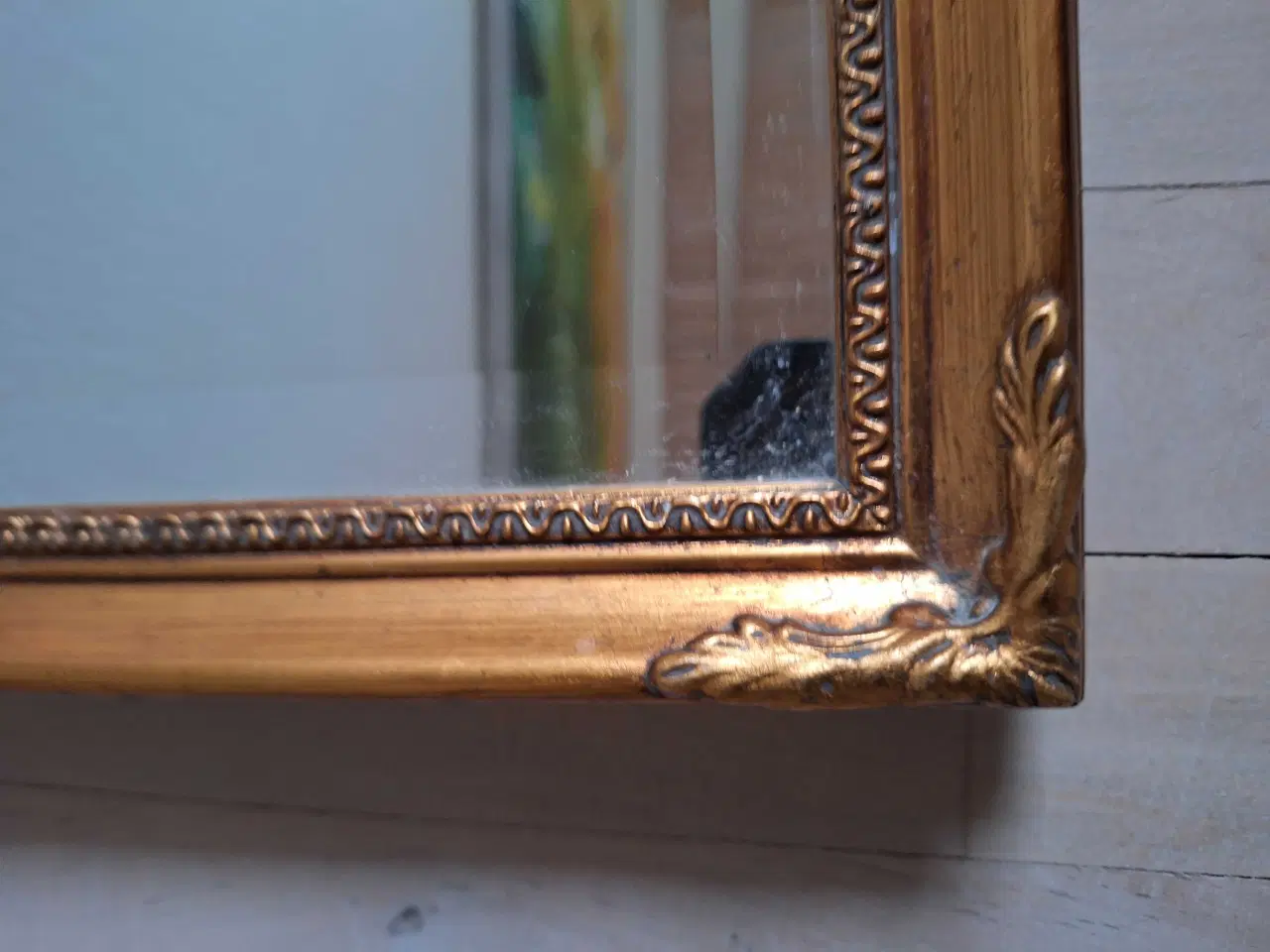 Billede 2 - Vægspejl i guldramme ,med slebet glas 