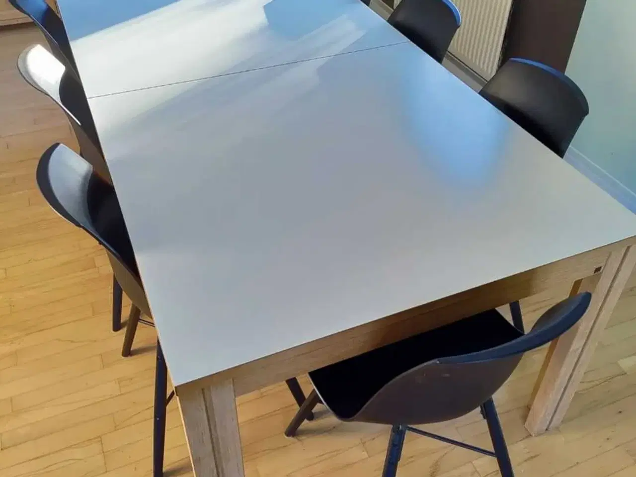 Billede 4 - Lækkert spisebord til hverdag og fest - op til 20!