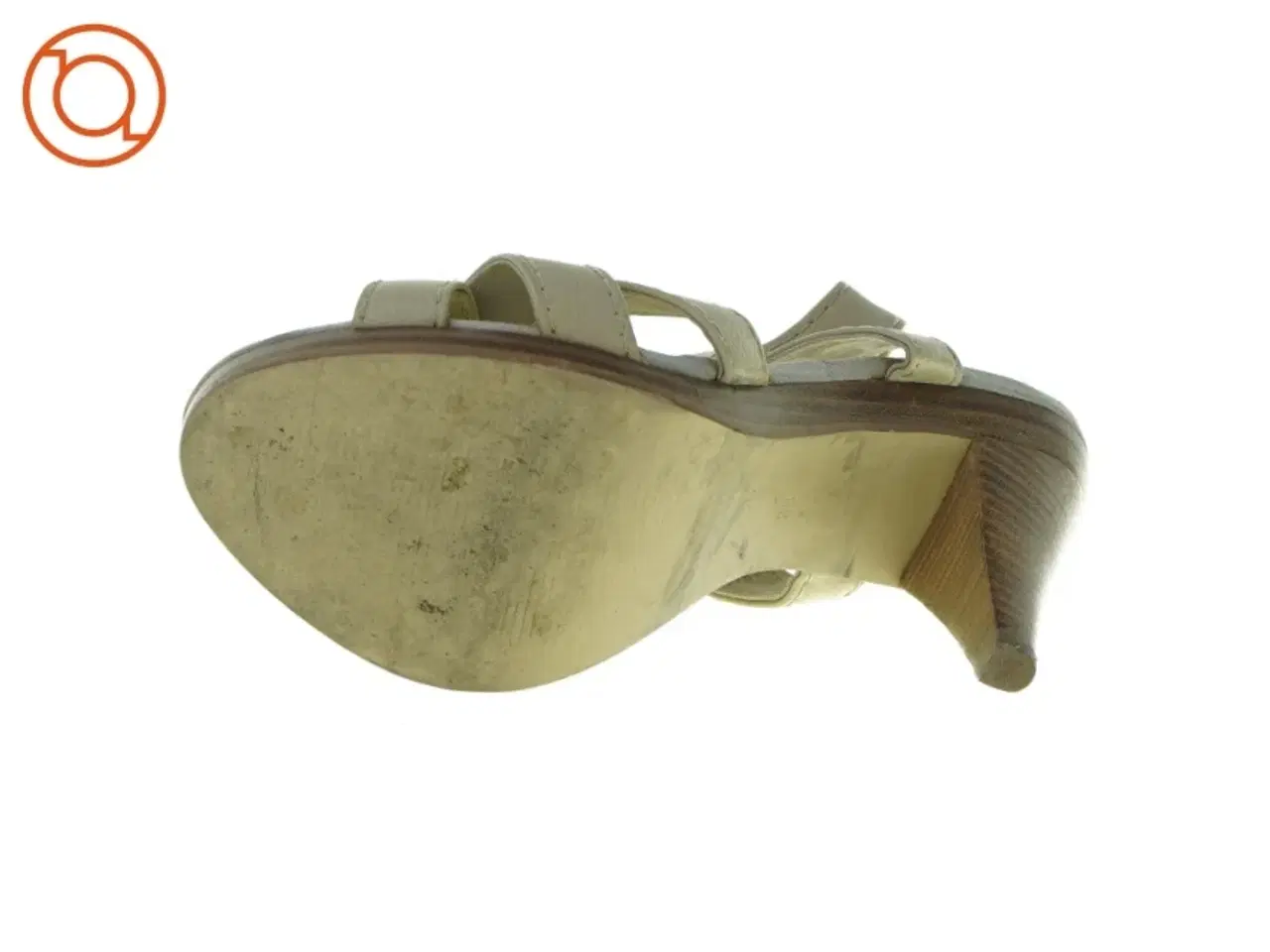 Billede 3 - Stillet (str. 38)