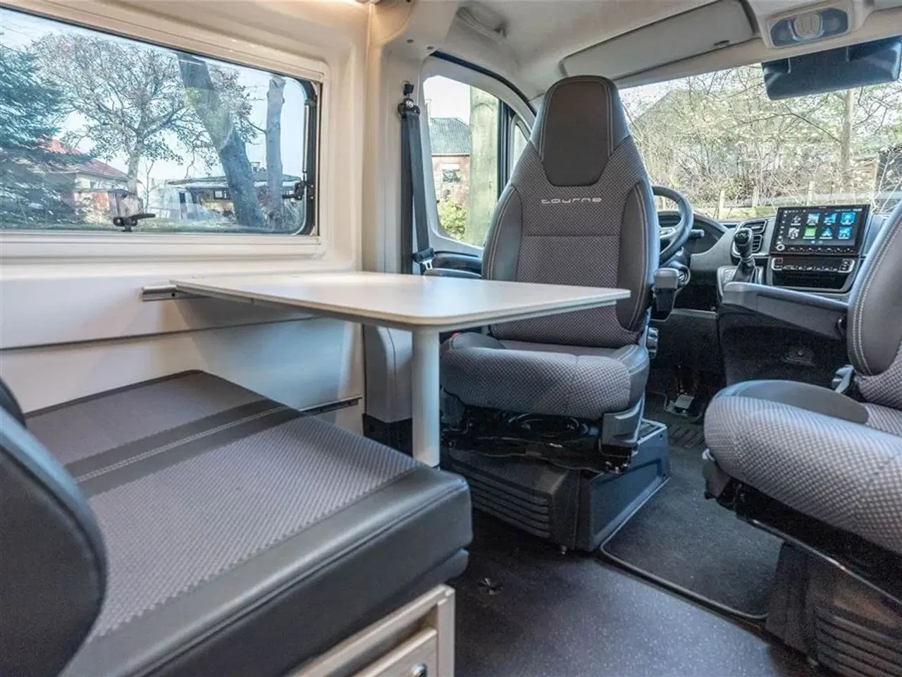 Billede 10 - 2026 - Tourne 6.4 Cruise aut. gear - Black