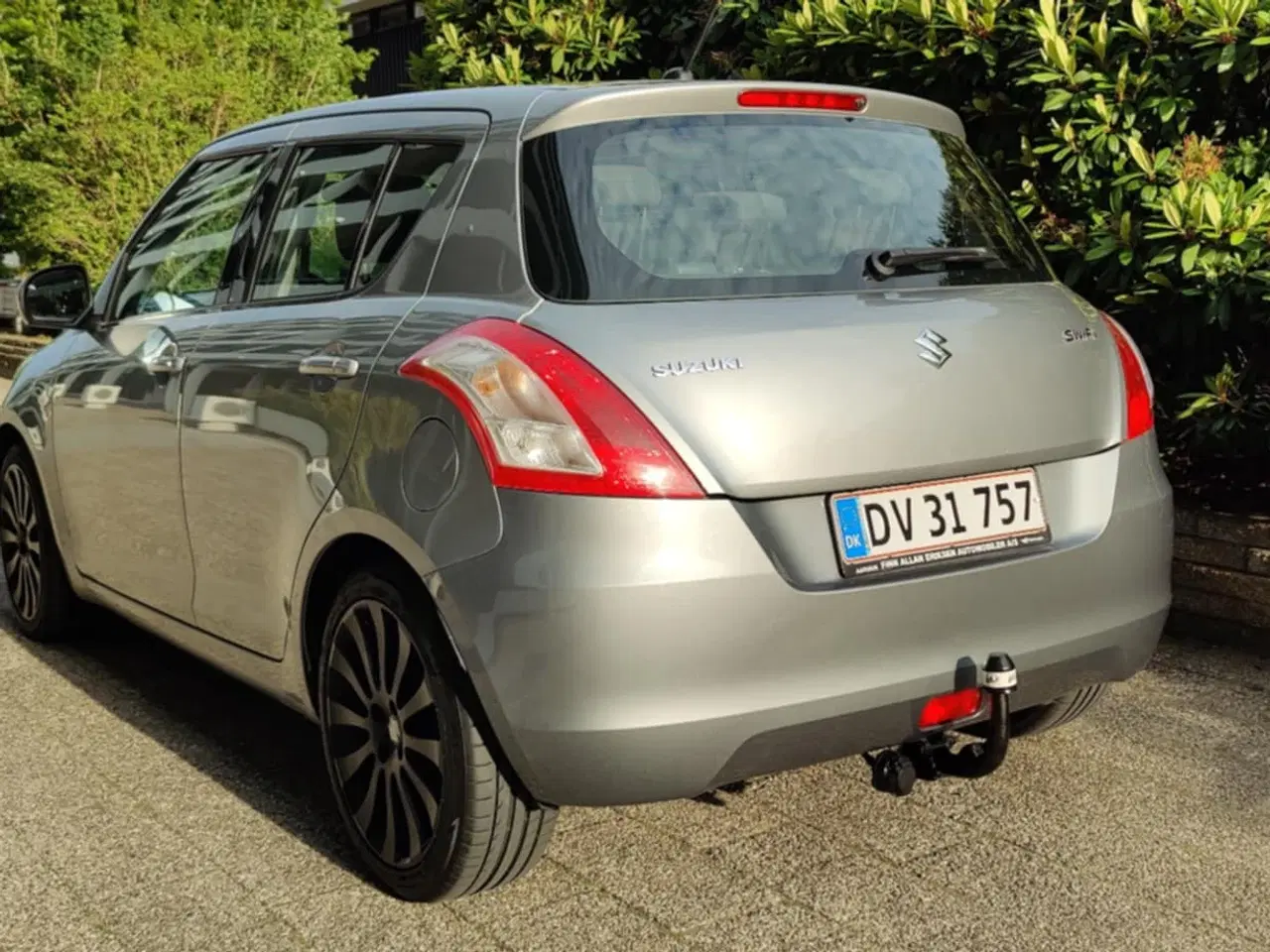 Billede 5 - Suzuki Swift 1,2 dualjet 16V Club 90 HK 5d