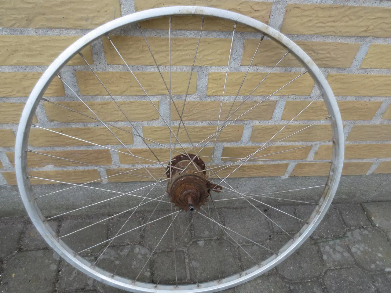 Billede 1 - 1 stk Baghjul 28 tommer 7 gear SRAM