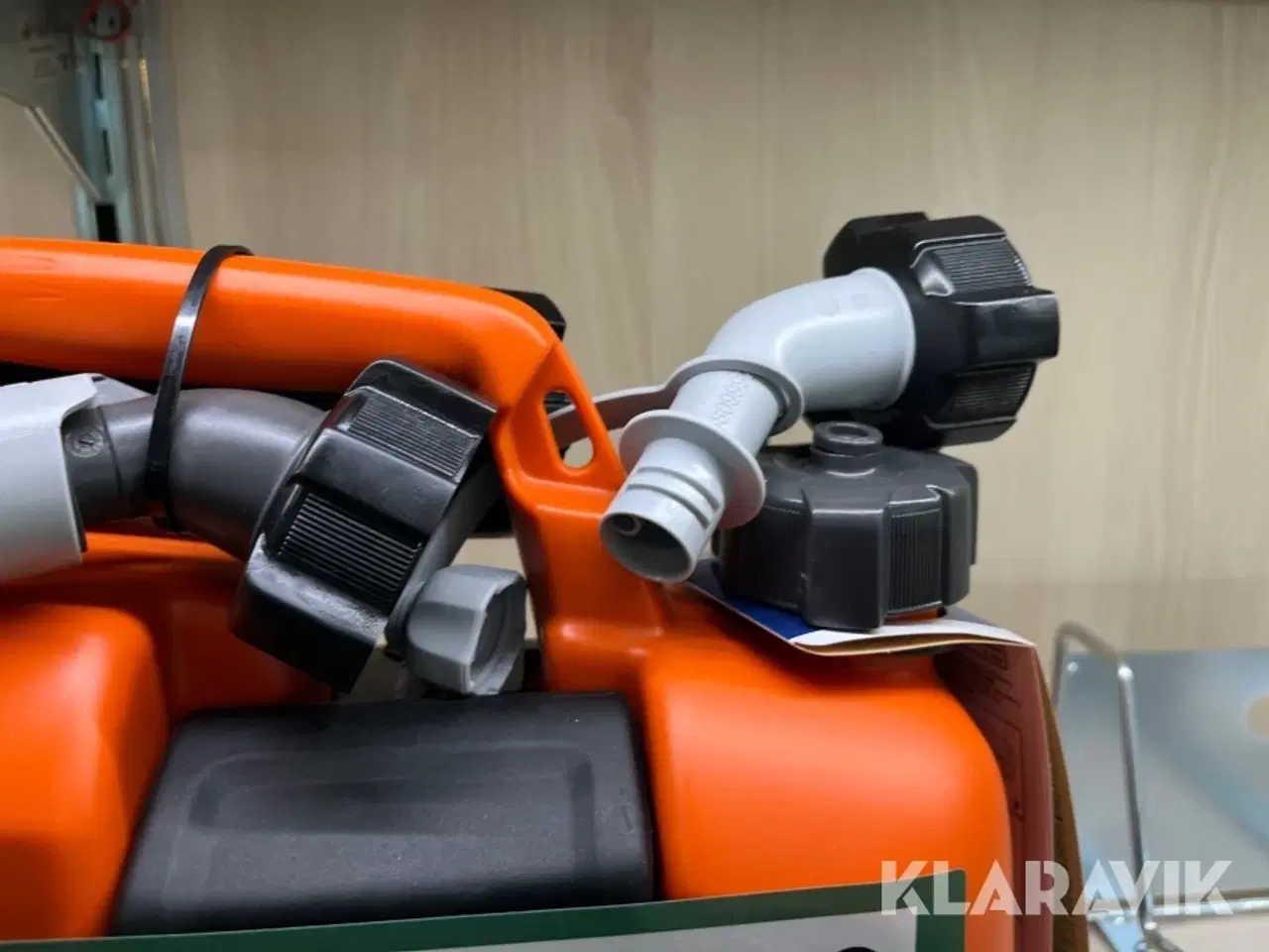 Billede 9 - Benzindunk Husqvarna 5 Liter