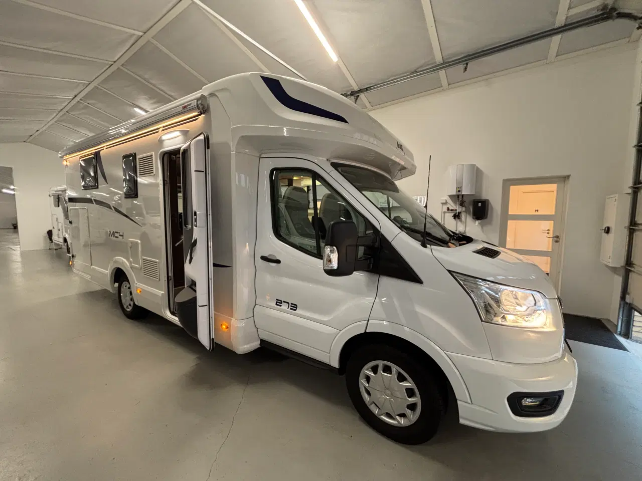 Billede 1 - Autocamper til salg - McLouis MC4 273