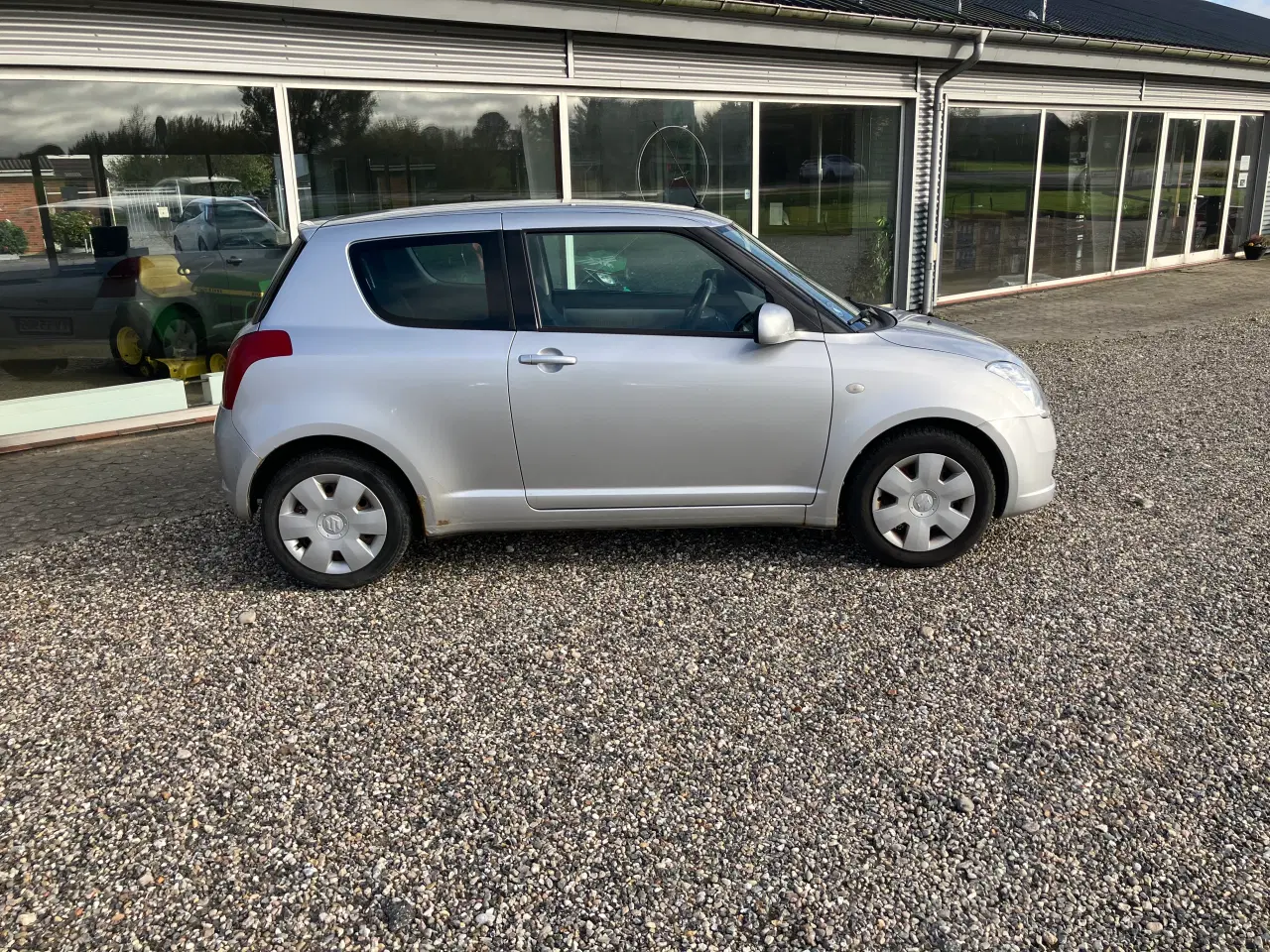 Billede 2 - Suzuki Swift 1,3 3 dørs.