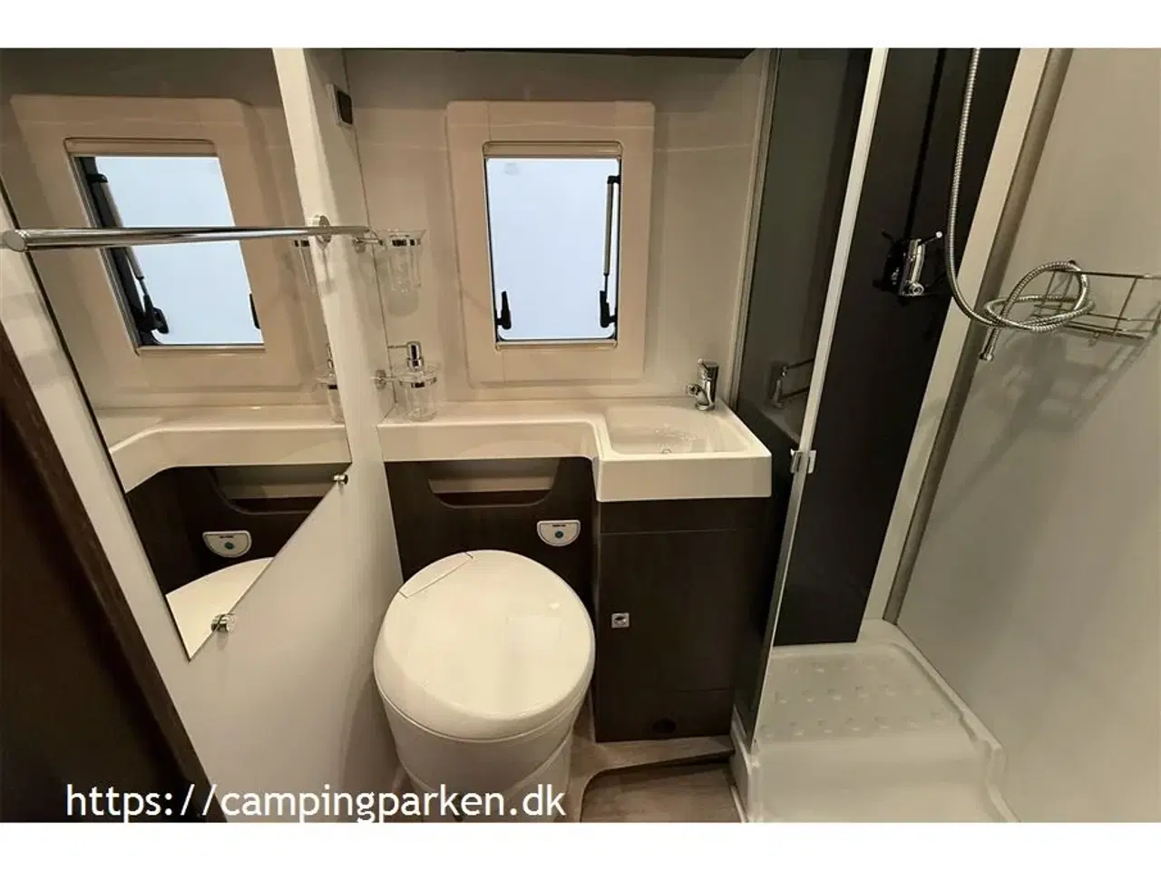 Billede 14 - 2022 - Benimar Tessoro T442   Vintercamper til 5 personer under 7 meter