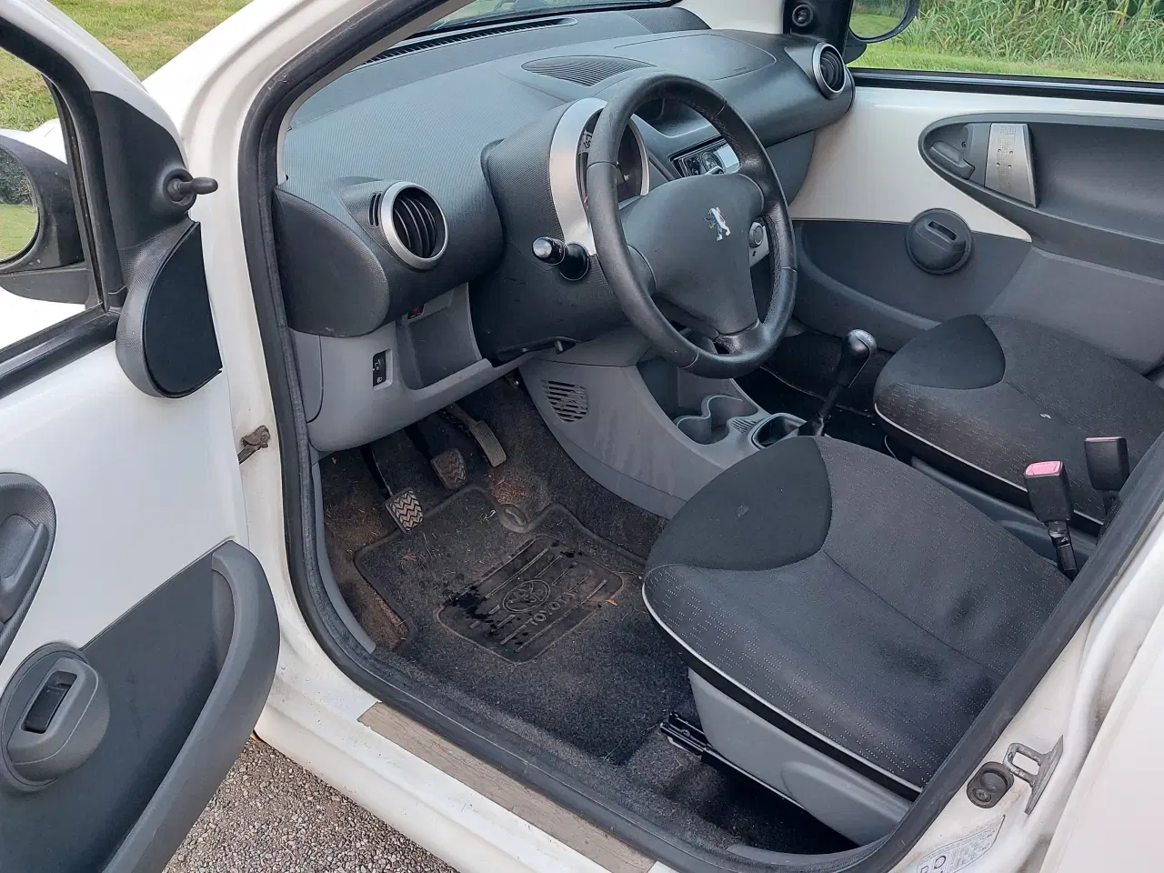 Billede 7 - Peugeot 107 1,0. Et år til syn, defekt toppakning,