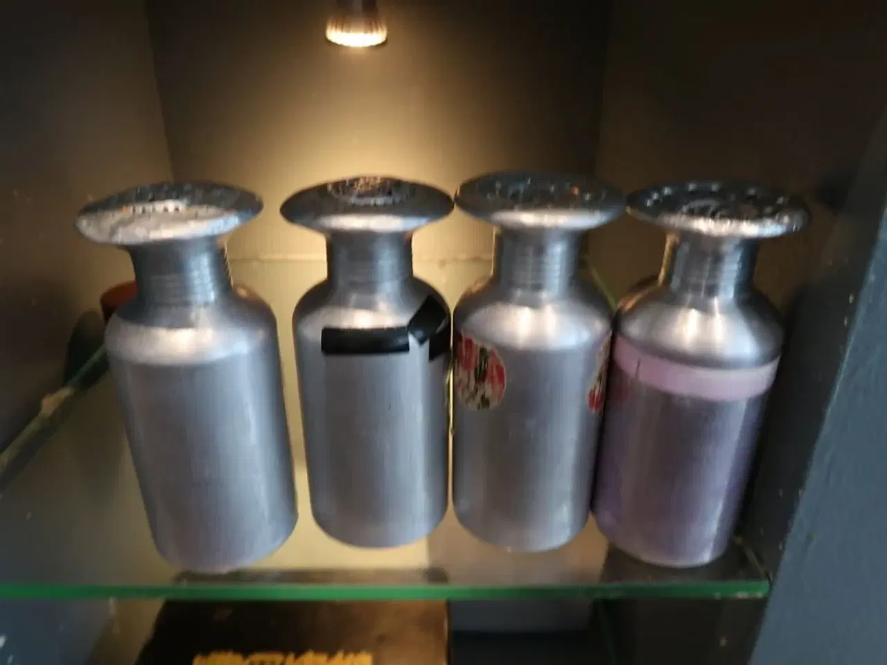 Billede 2 - 16 hylder med indhold