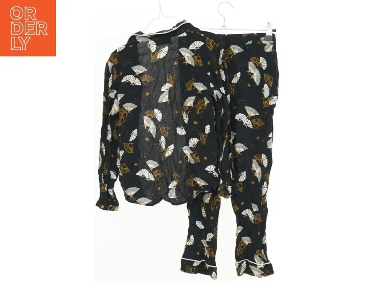 Billede 2 - Bluse og bukser med bladmønster fra Soft Gallery  (str. 134)