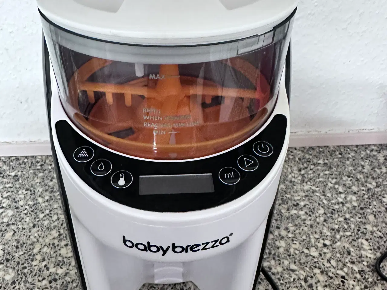 Billede 2 - Baby Brezza – Den perfekte hjælp til flaskebarnet 