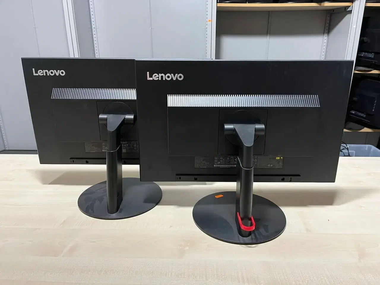 Billede 3 - 2 stk. 24" monitor, LENOVO T241-10