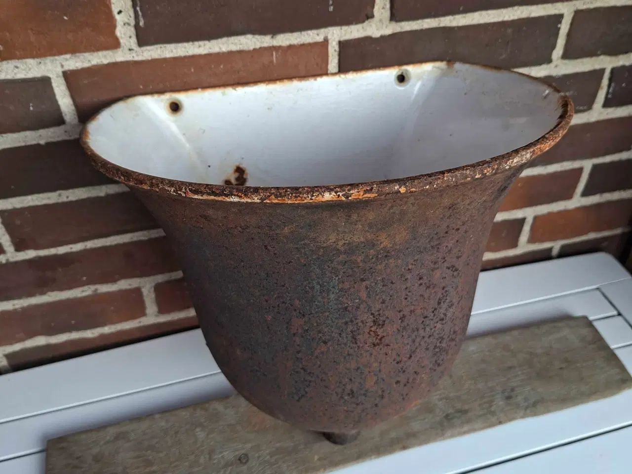 Billede 2 - Gammel metalvask med emalje