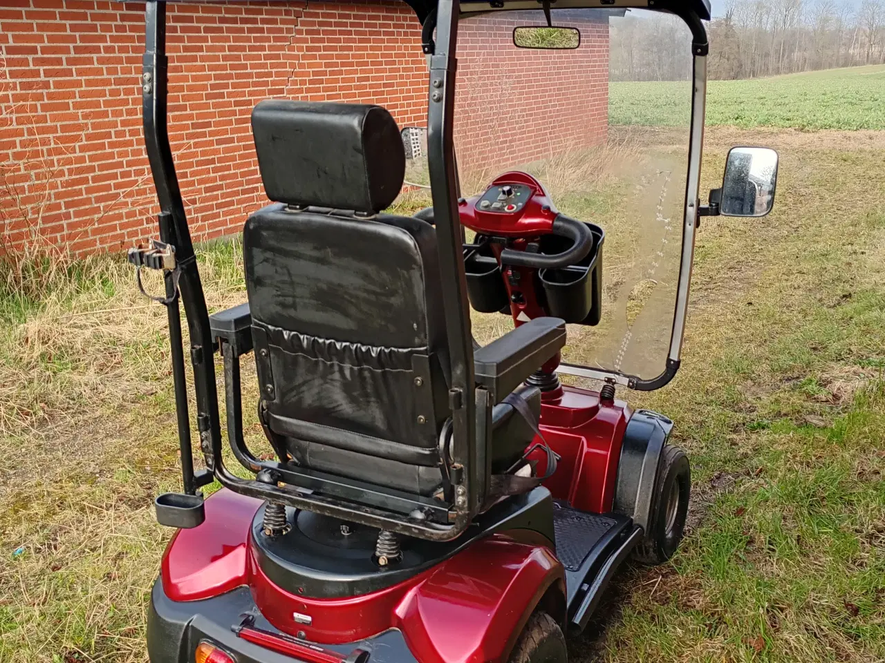 Billede 4 - Stor driftsikker 4-hjulet el-scooter med tag