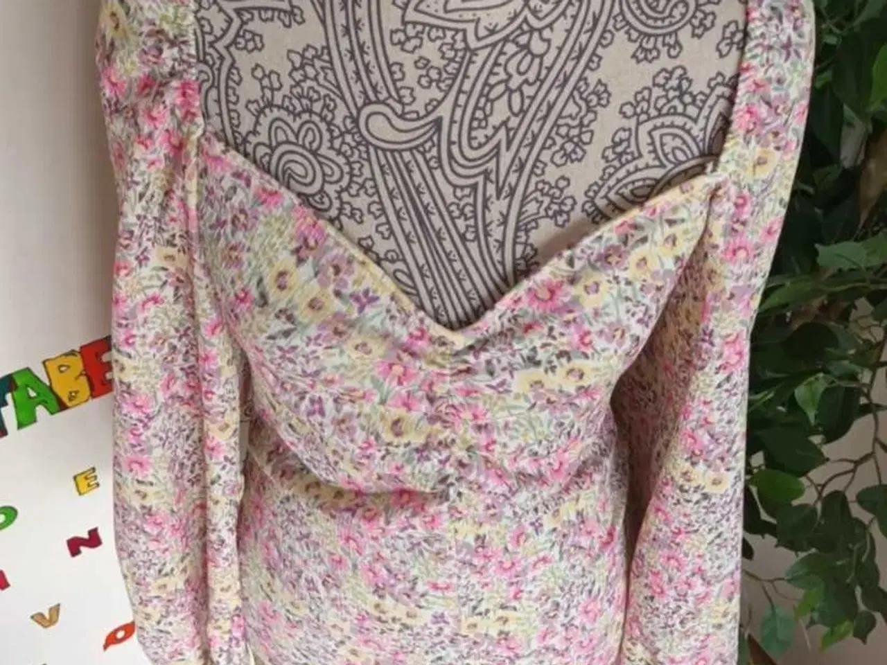 Billede 2 - Kjole. Gina Tricot. Medium/38