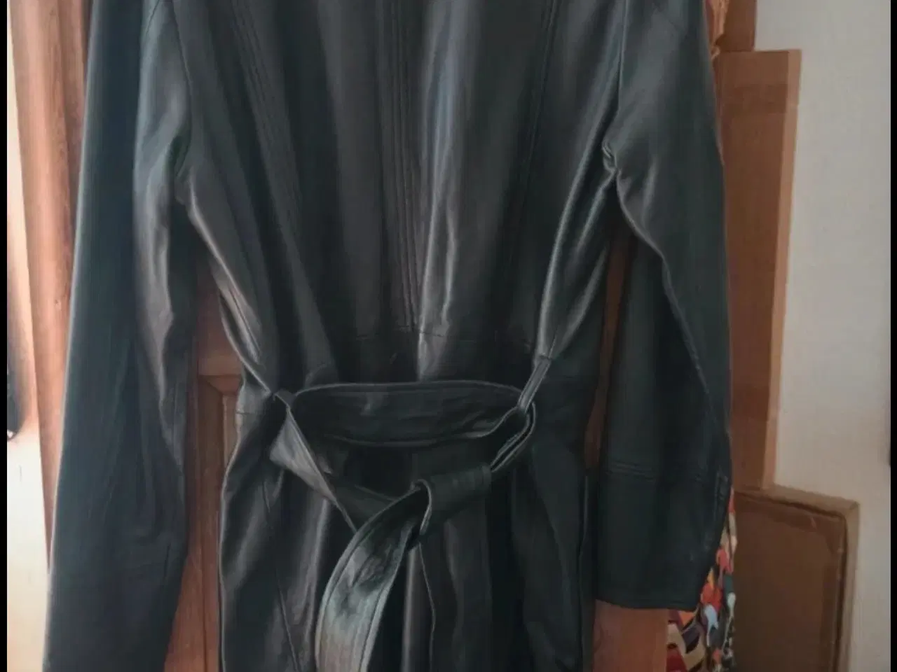 Billede 10 - Skindjakke, Soft Rebels sort med aftageligt bælte