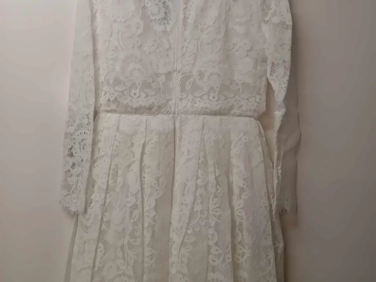 Billede 11 - Ny brudekjole med ærmer str.40 fra asos bridal.