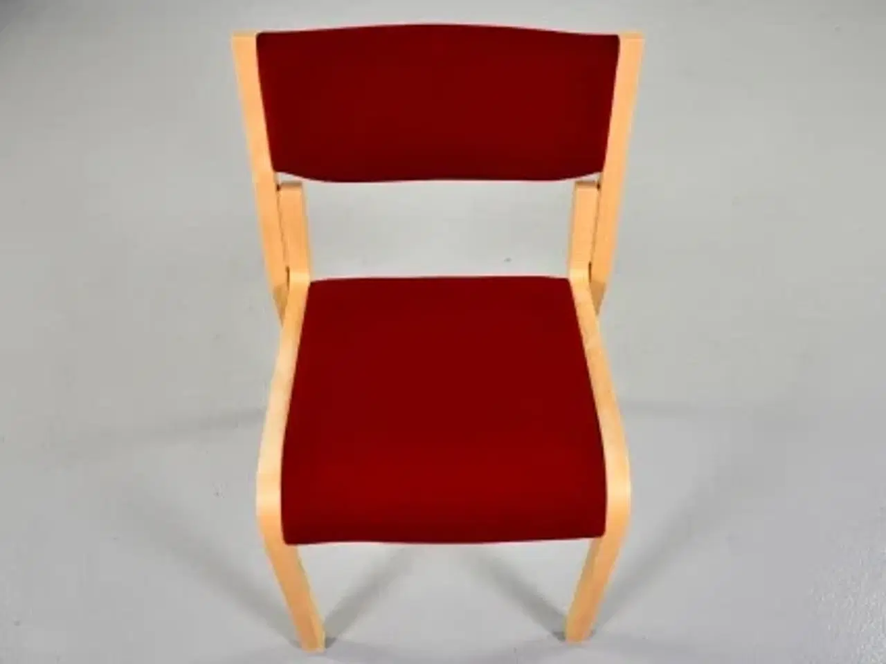 Billede 5 - Konference-/mødestol i bøg, med bordeaux polster på sæde og ryg