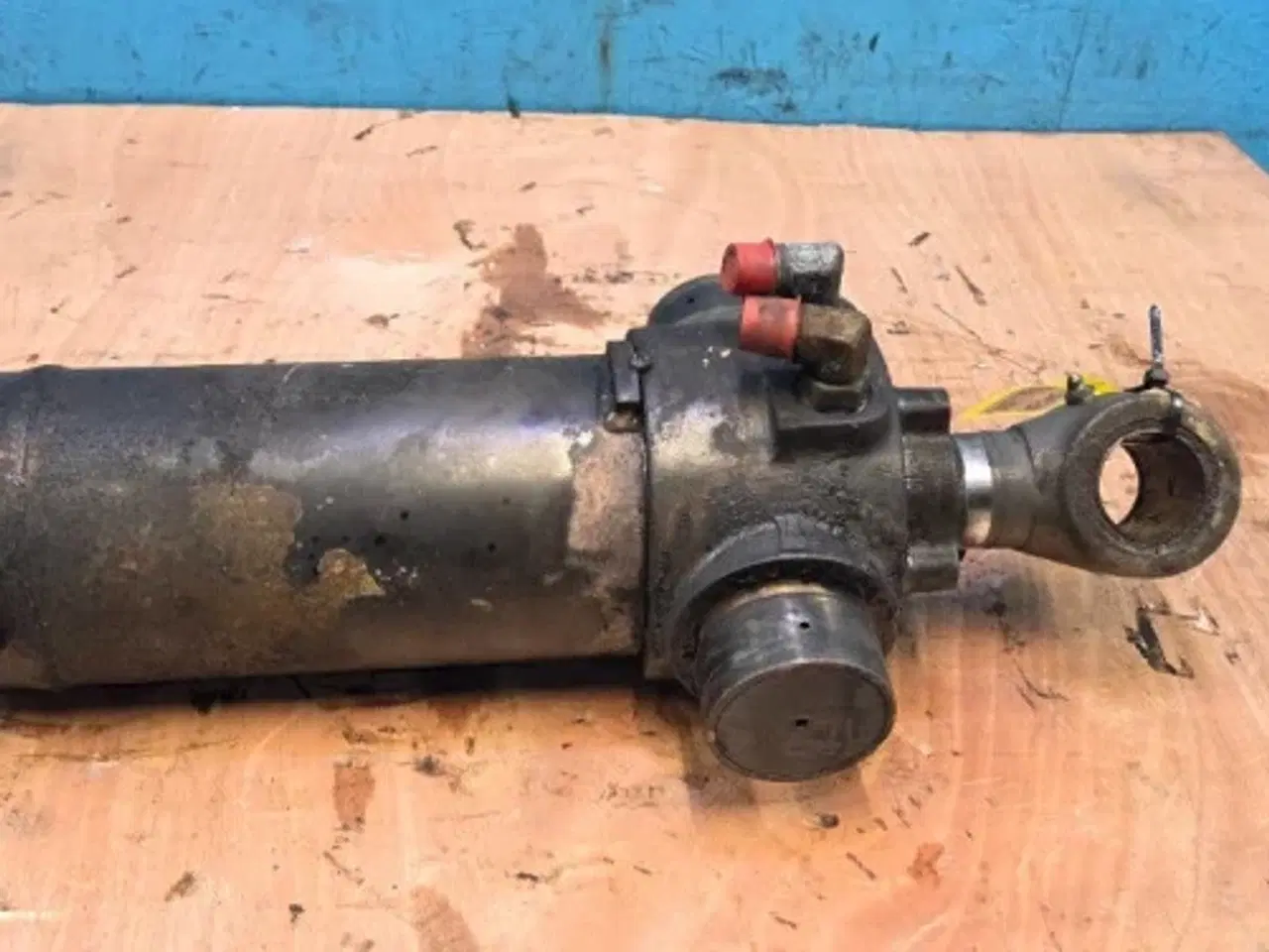 Billede 10 - New Holland LB110 Cylinder 85800365