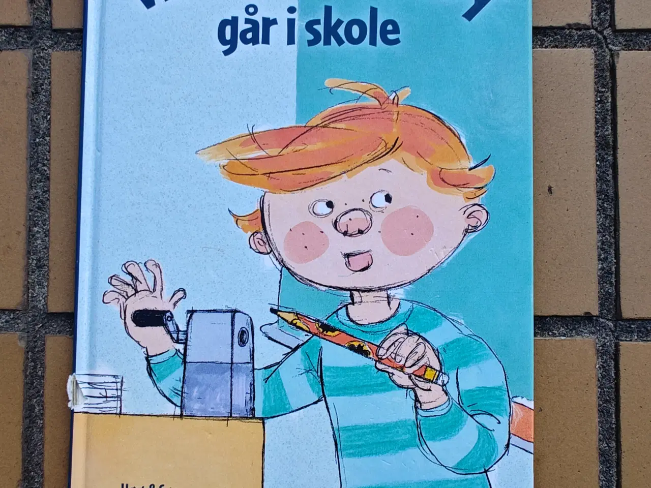 Billede 1 - Villads fra Valby går i skole BOG