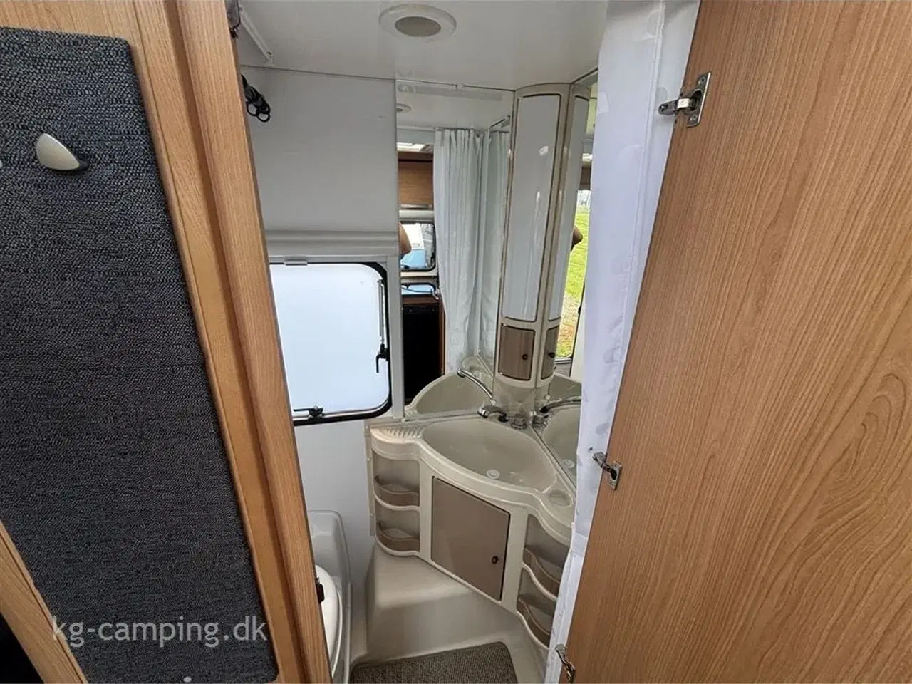Billede 10 - 2011 - Adria Adora 472 LU XL   Lille let og velholdt enkeltsengsvogn. Kan nedvejes til 1300 KG