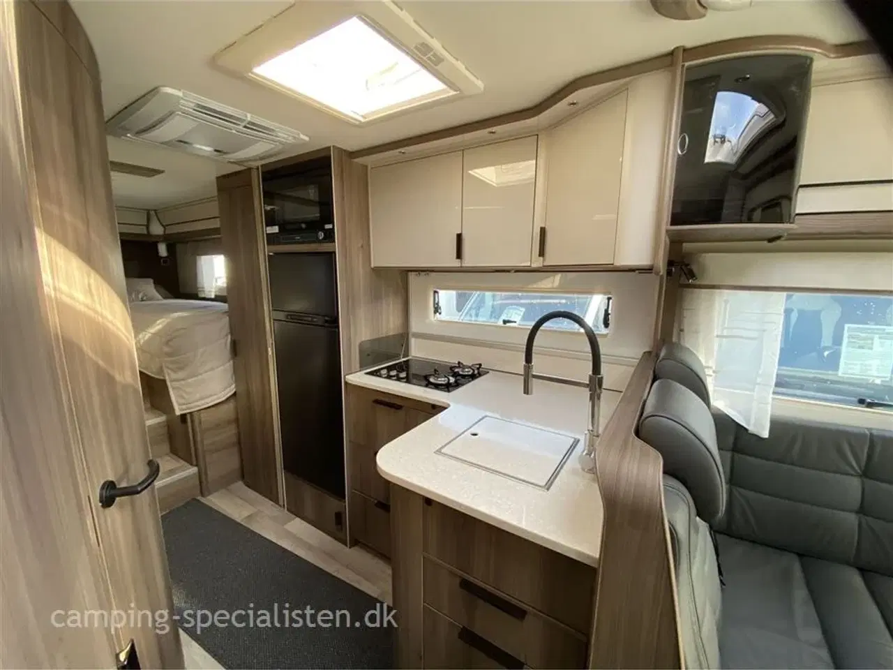 Billede 8 - 2025 - Kabe Imperial i810 LGB   Kabe Imperial i 810 LGB 2025 kan ses hos Camping-Specialisten Silkeborg