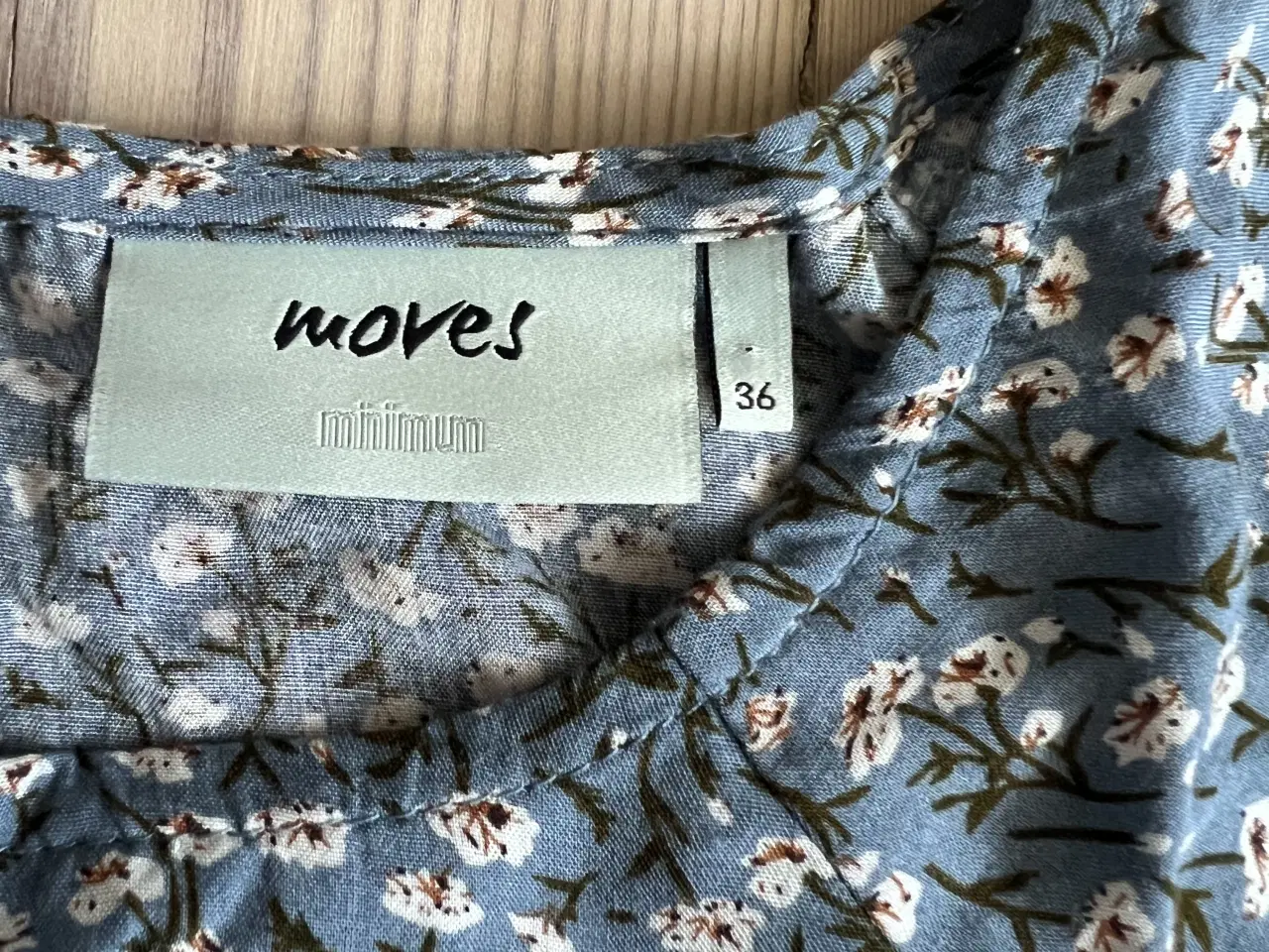 Billede 3 - Kjole med blomstermønster 