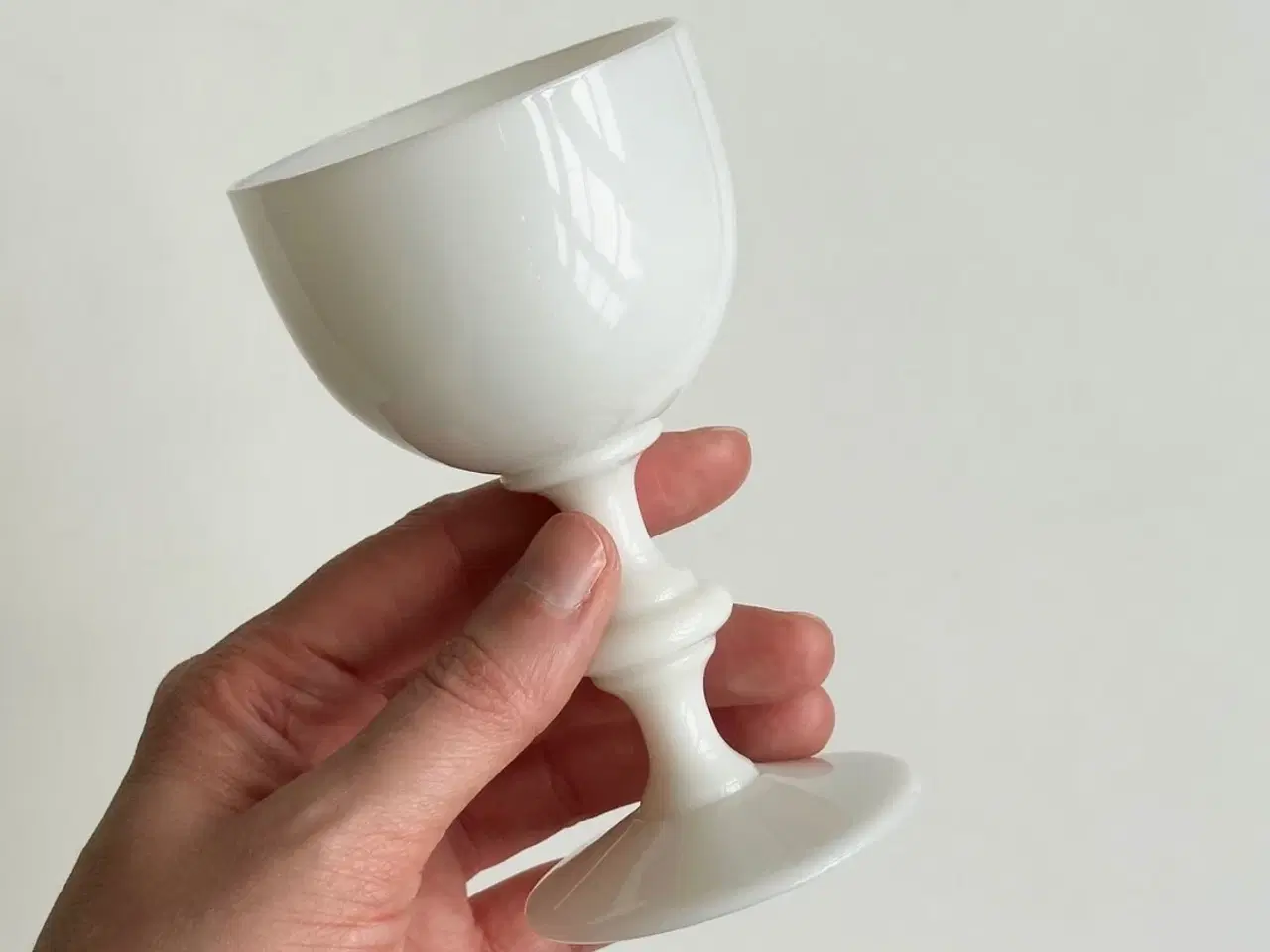 Billede 2 - Vinglas, hvid opalineglas