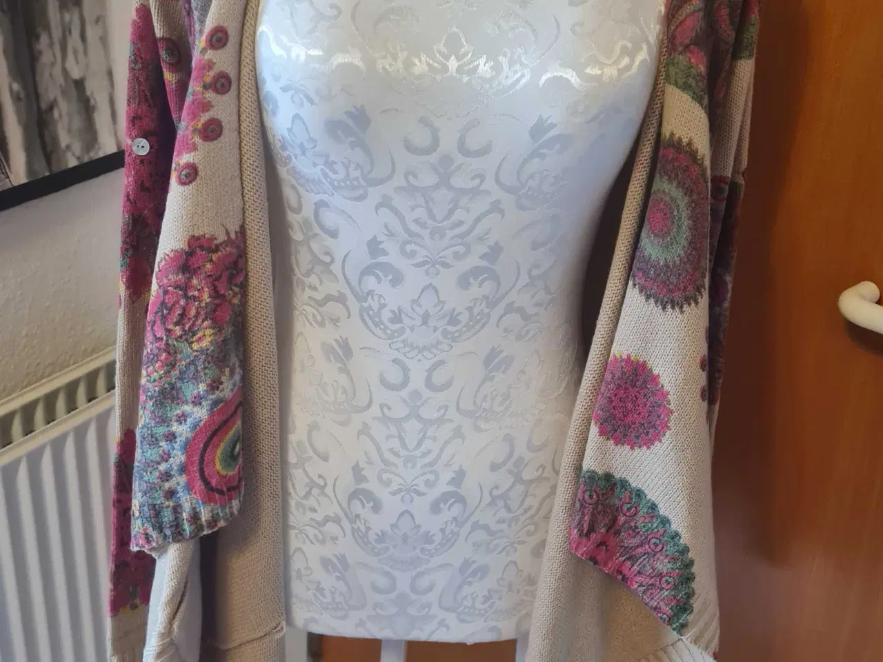 Billede 9 - Desigual cardigan str M