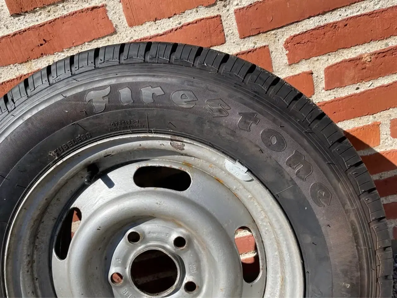 Billede 2 - Firestone 185/75R14C nyt dæk med fælg