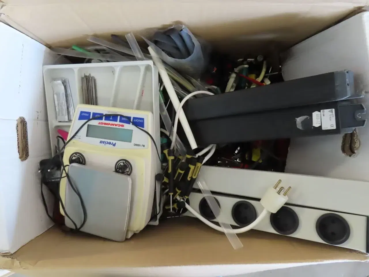 Billede 5 - Palle med rester fra TC ELECTRONIC