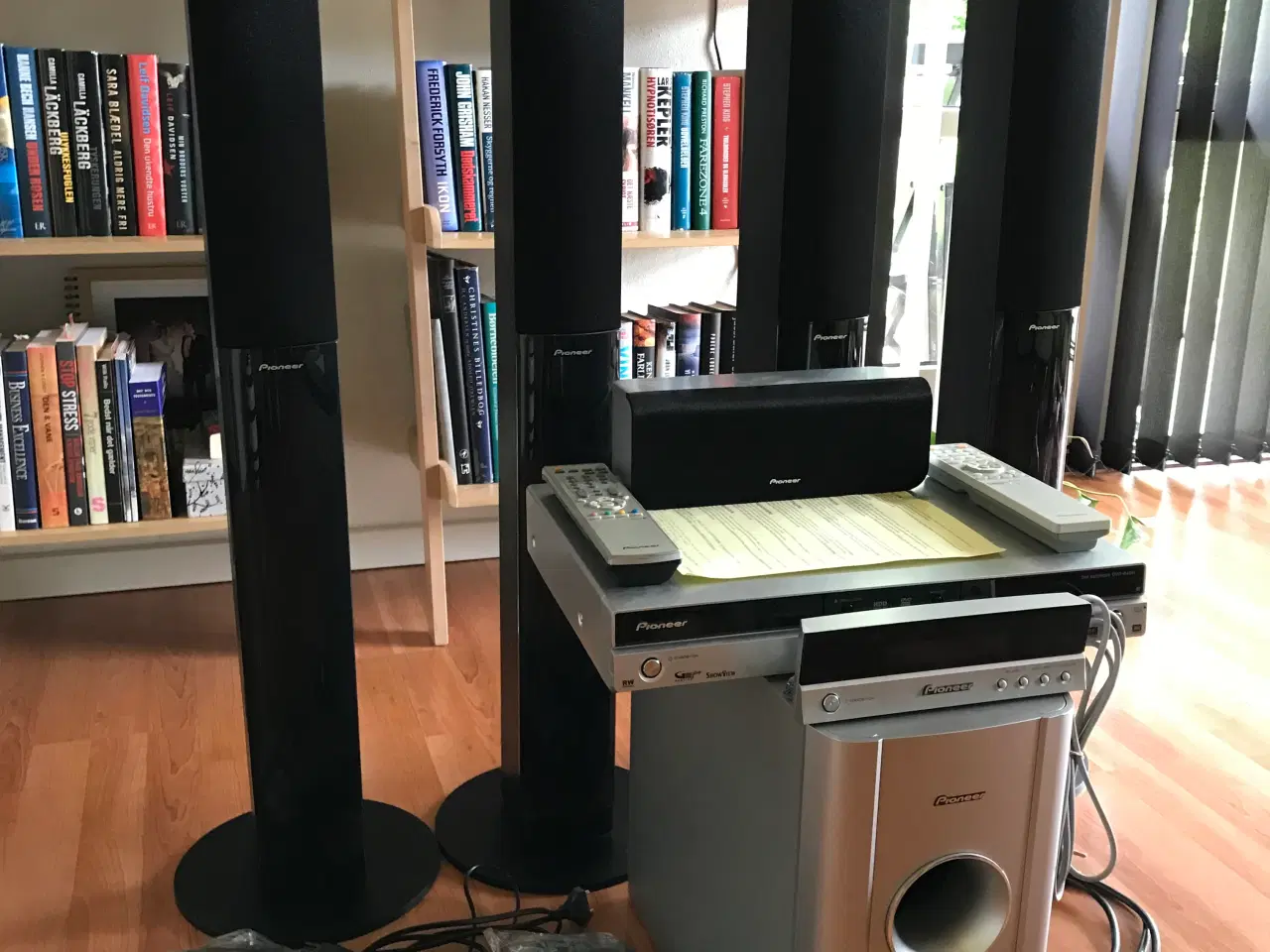 Billede 3 - Pioneer, hjem bio, DVD m.GB, Surround Sound, 42" 