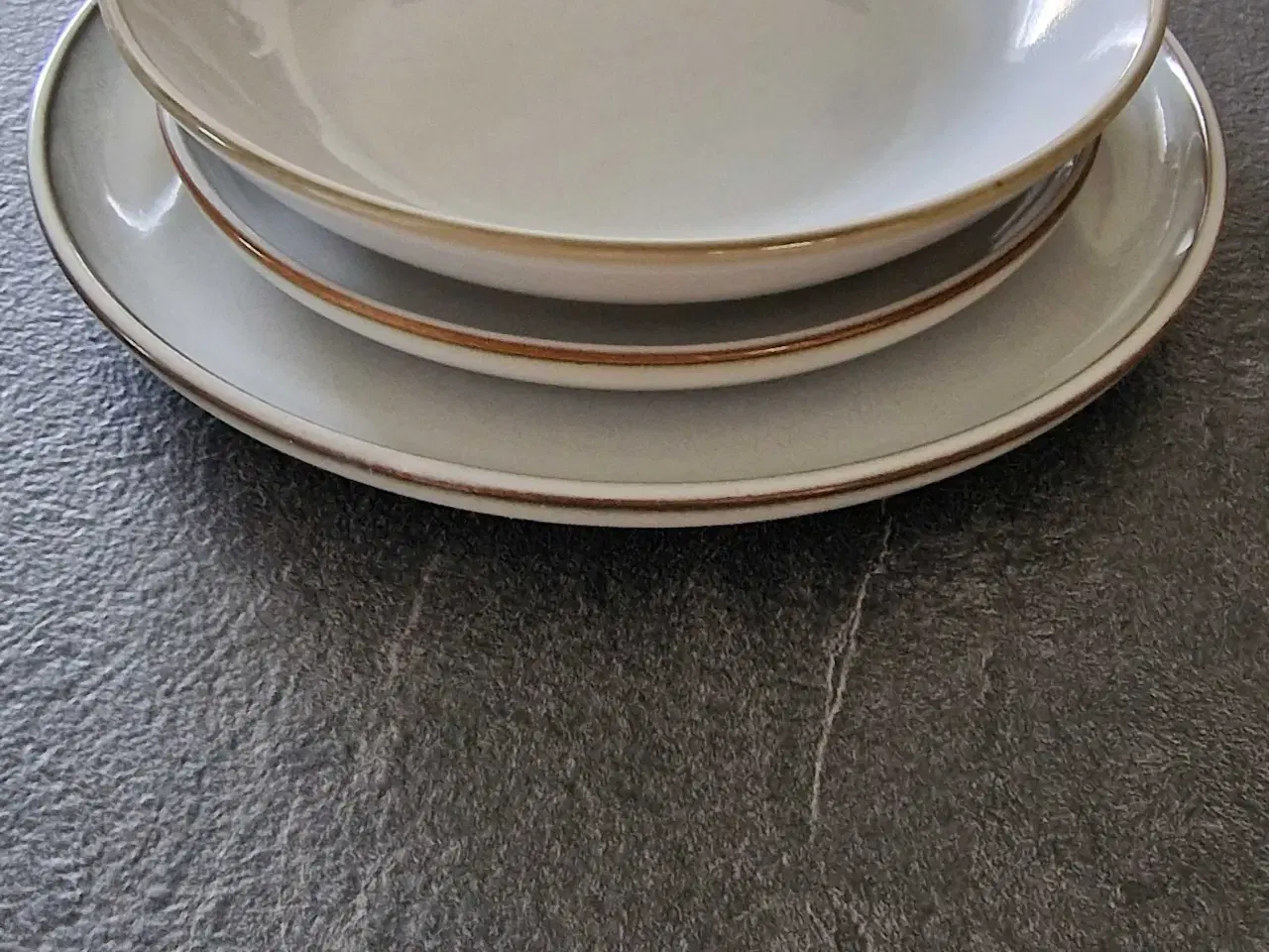 Billede 4 - Tallerkener krus glas bestik