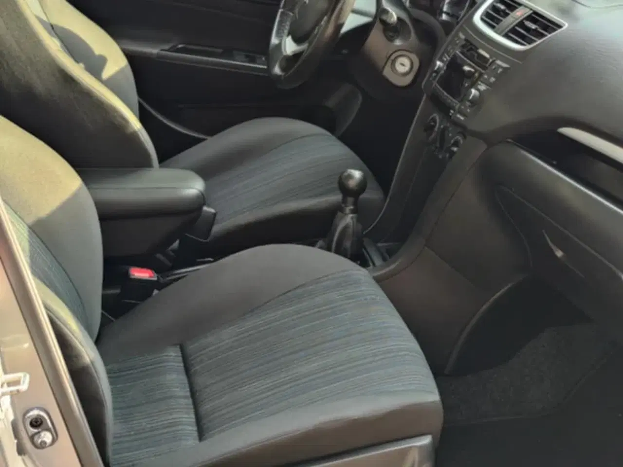 Billede 9 - Suzuki Swift 1,2 dualjet 16V Club 90 HK 5d