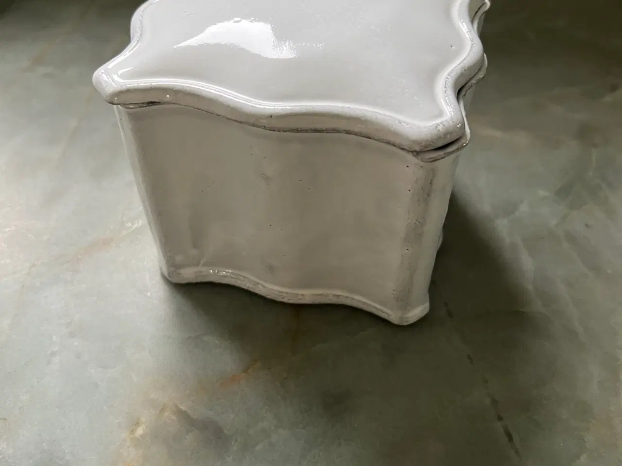 Billede 10 - Astier de Villatte æske med låg