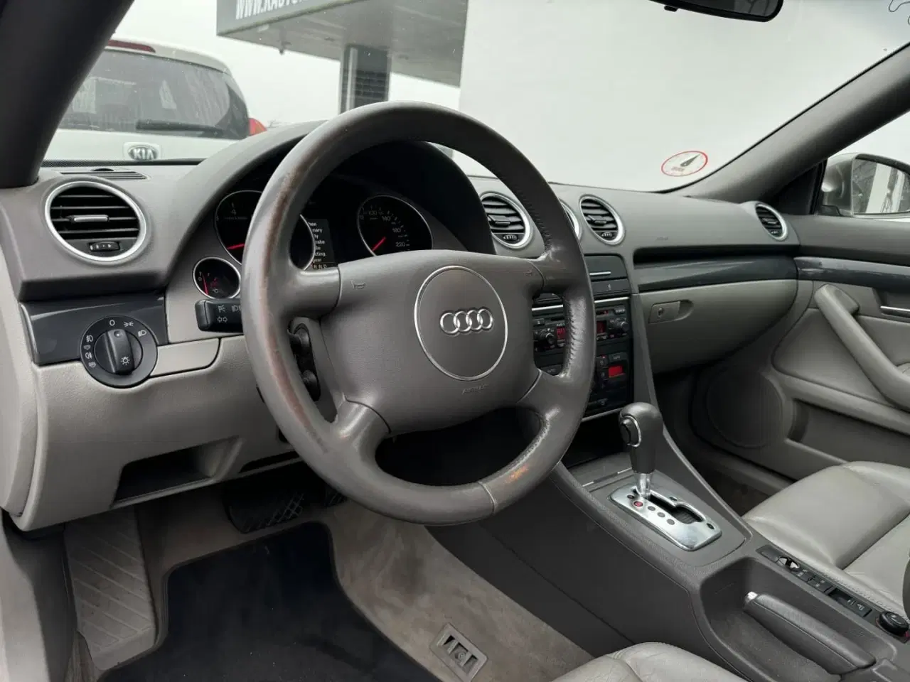 Billede 8 - Audi A4 3,0 V6 Multitr. 220HK Cabr. Trinl. Gear